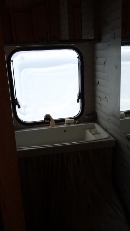 CLUB 420 TS AVEC EVIER RELEVABLE A GRANS 13450